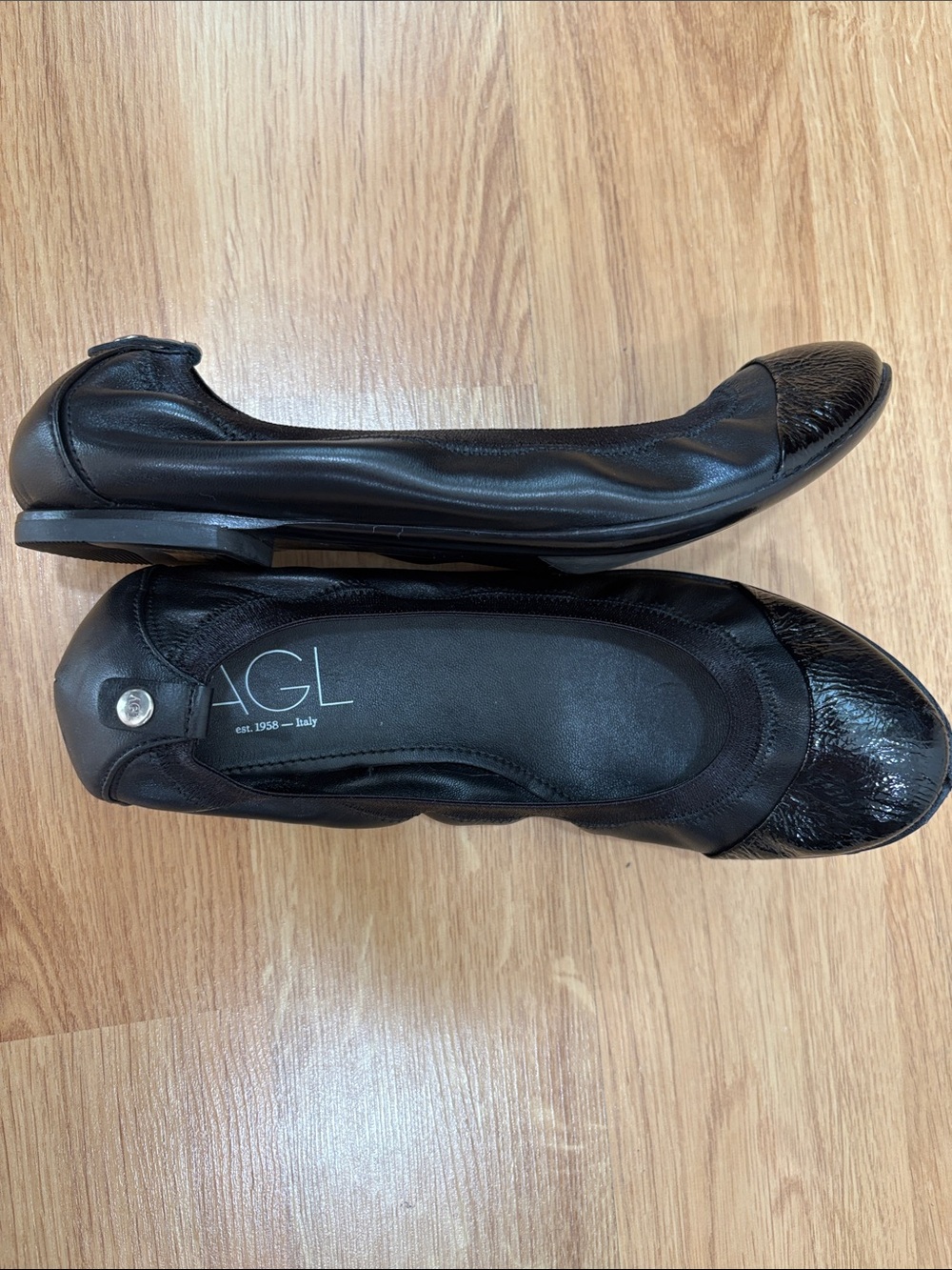 AGL Attilio Giusti Leombruni Black Leather Classic Ballet Flats, Size 7,5